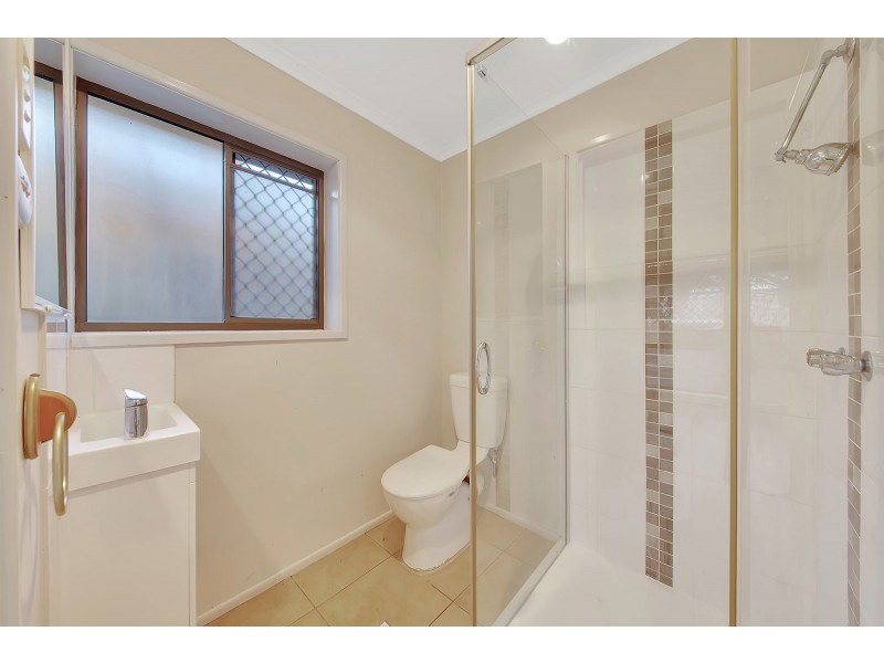 77 Booth Avenue, Tannum Sands QLD 4680