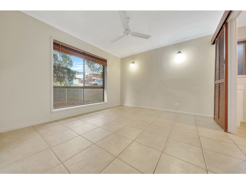 77 Booth Avenue, Tannum Sands QLD 4680