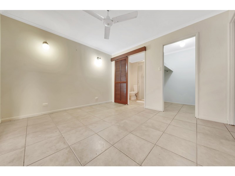 77 Booth Avenue, Tannum Sands QLD 4680