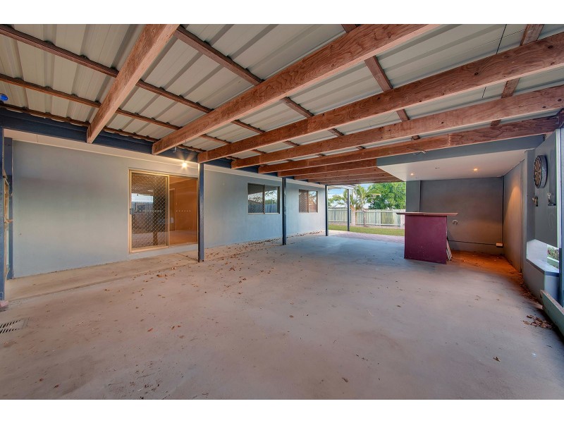 77 Booth Avenue, Tannum Sands QLD 4680