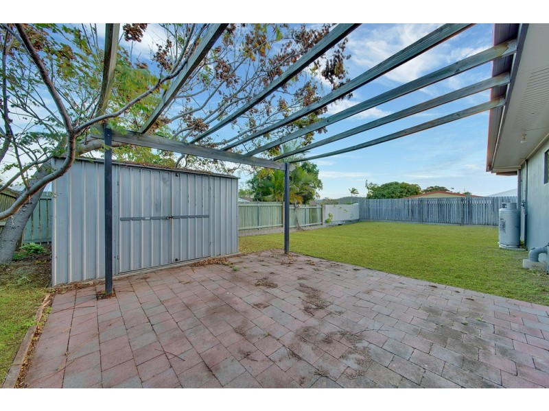 77 Booth Avenue, Tannum Sands QLD 4680