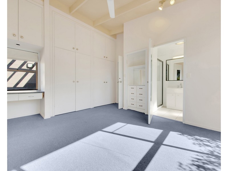 1 Richard Street, Boyne Island QLD 4680