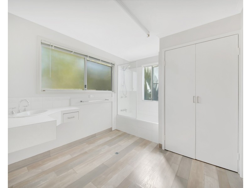 24 Yukana Street, Boyne Island QLD 4680
