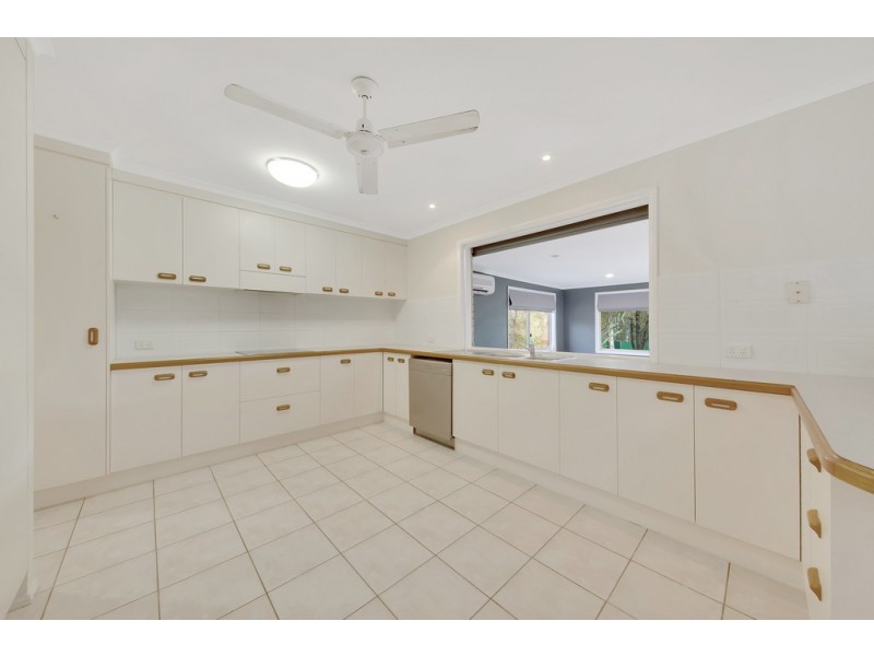 27 Aluminium Drive, Tannum Sands QLD 4680