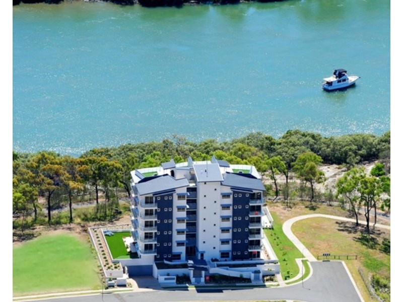 4/2 The Promenade, Boyne Island QLD 4680
