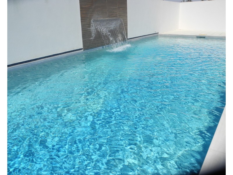 4/2 The Promenade, Boyne Island QLD 4680