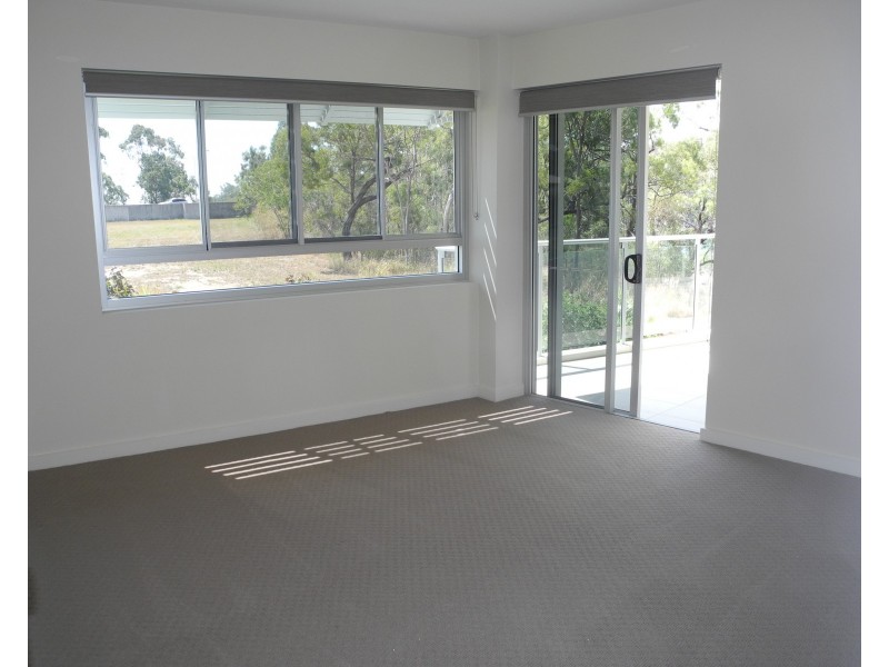 4/2 The Promenade, Boyne Island QLD 4680