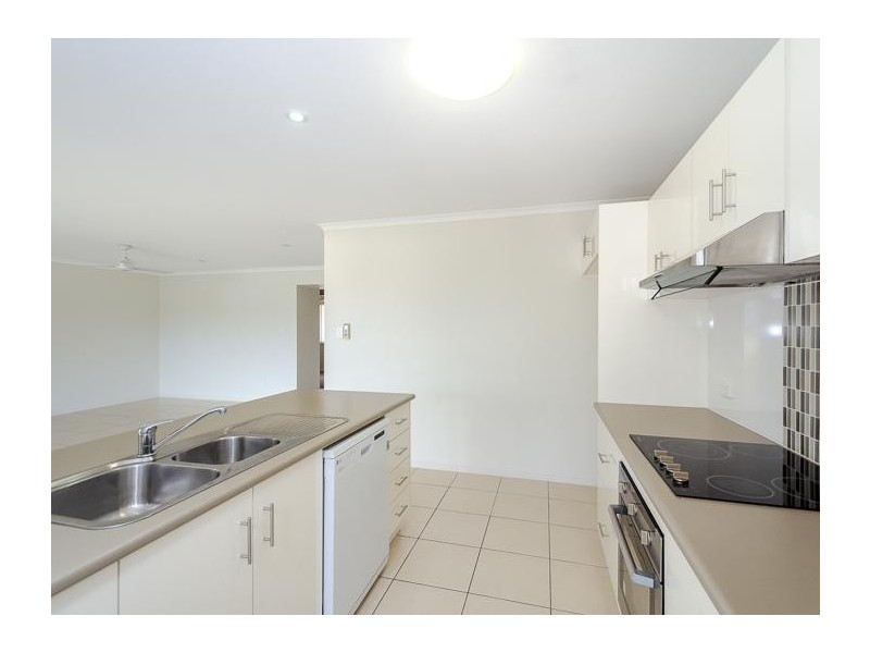 2 Bessie Court, Boyne Island QLD 4680