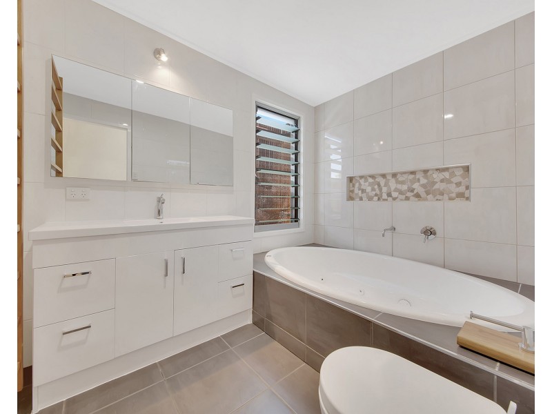 5 Elizabeth Street, Tannum Sands QLD 4680