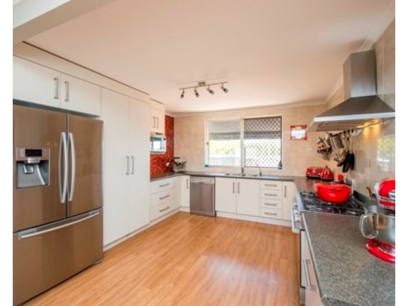 43 Helen Crescent, Wurdong Heights QLD 4680