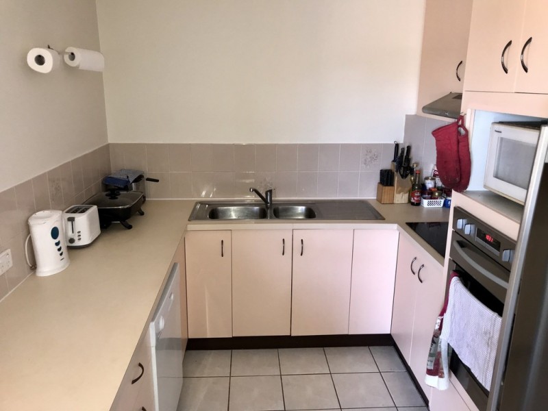 11/4 Pittsbay Court, Boyne Island QLD 4680