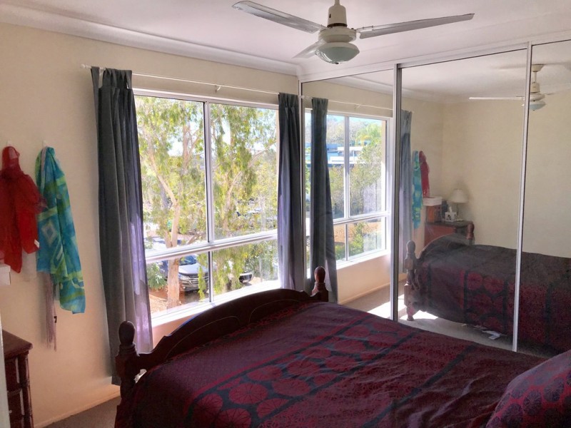 11/4 Pittsbay Court, Boyne Island QLD 4680