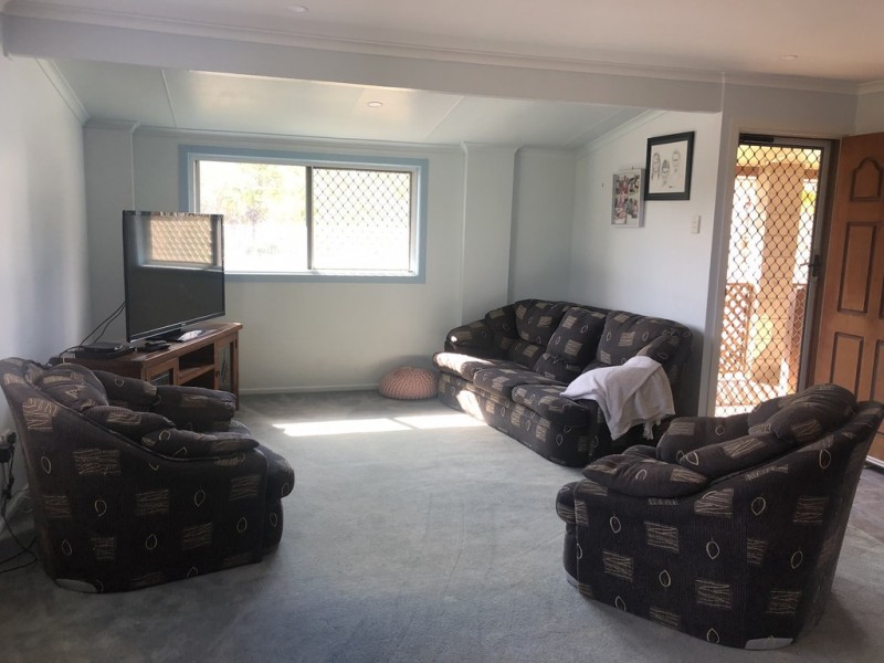 13 Edward Street, Boyne Island QLD 4680