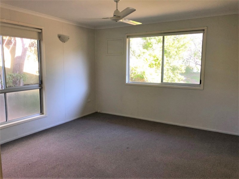 6 Hayes Avenue, Boyne Island QLD 4680