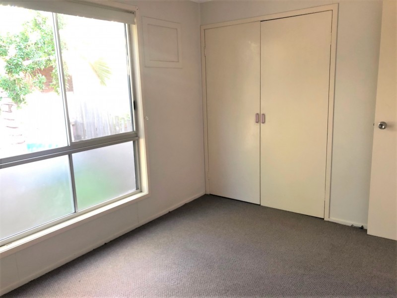 6 Hayes Avenue, Boyne Island QLD 4680