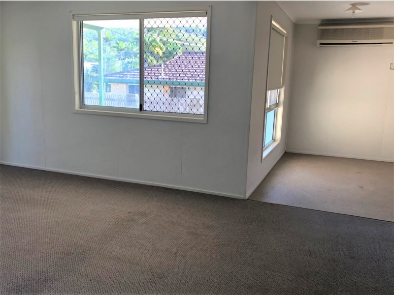 6 Hayes Avenue, Boyne Island QLD 4680