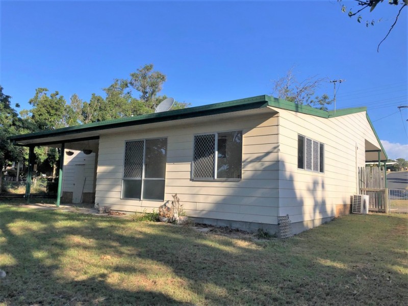 6 Hayes Avenue, Boyne Island QLD 4680