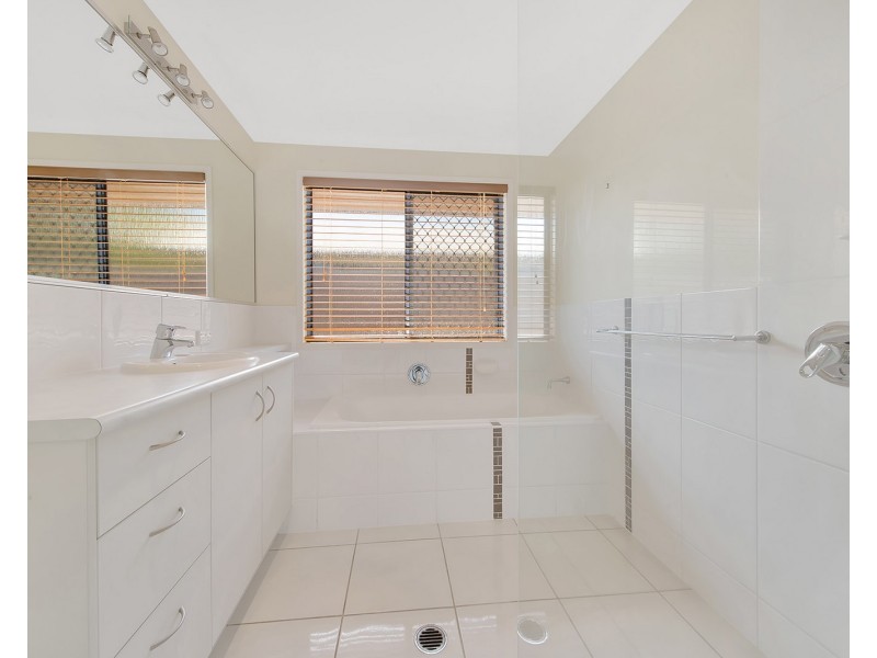 12 Creswell Court, Tannum Sands QLD 4680