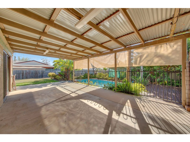 5 Marina Avenue, Boyne Island QLD 4680