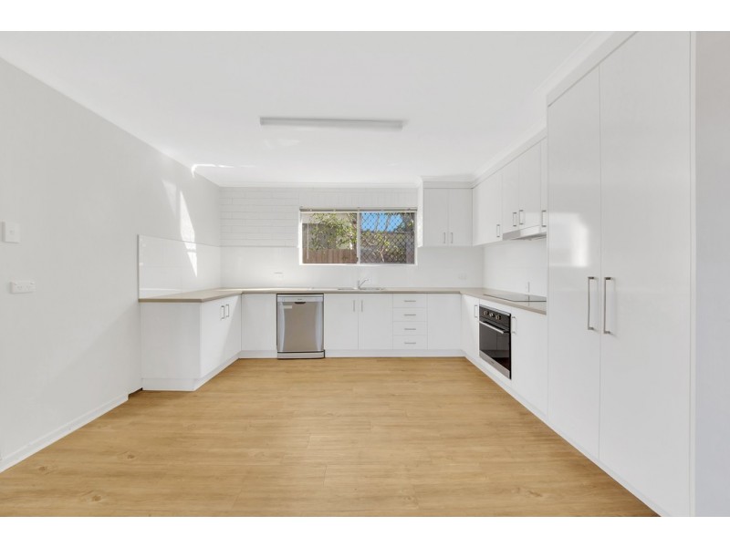 24 YUKANA STREET, Boyne Island QLD 4680