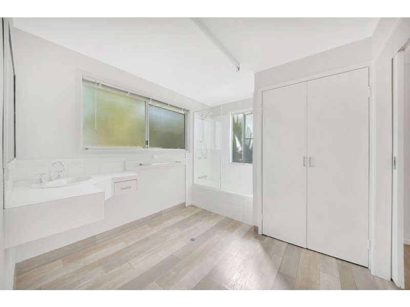 24 YUKANA STREET, Boyne Island QLD 4680
