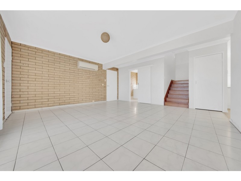 24 YUKANA STREET, Boyne Island QLD 4680