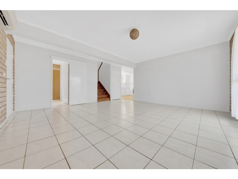 24 YUKANA STREET, Boyne Island QLD 4680
