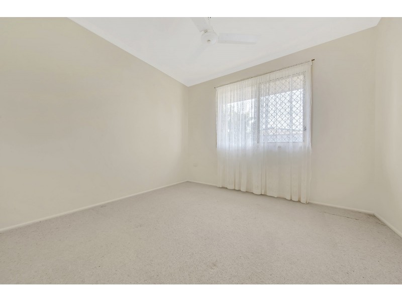 4 Ballook Street, Boyne Island QLD 4680