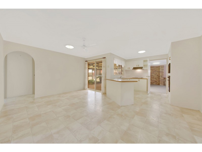 4 Ballook Street, Boyne Island QLD 4680