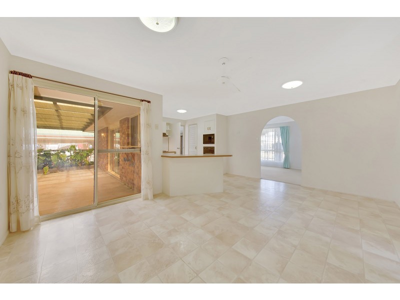 4 Ballook Street, Boyne Island QLD 4680