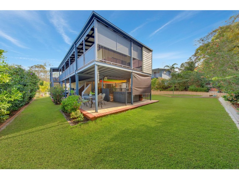 11 Mooring Place, Boyne Island QLD 4680