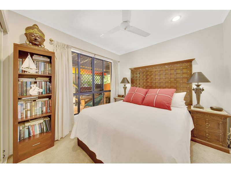 11 Mooring Place, Boyne Island QLD 4680