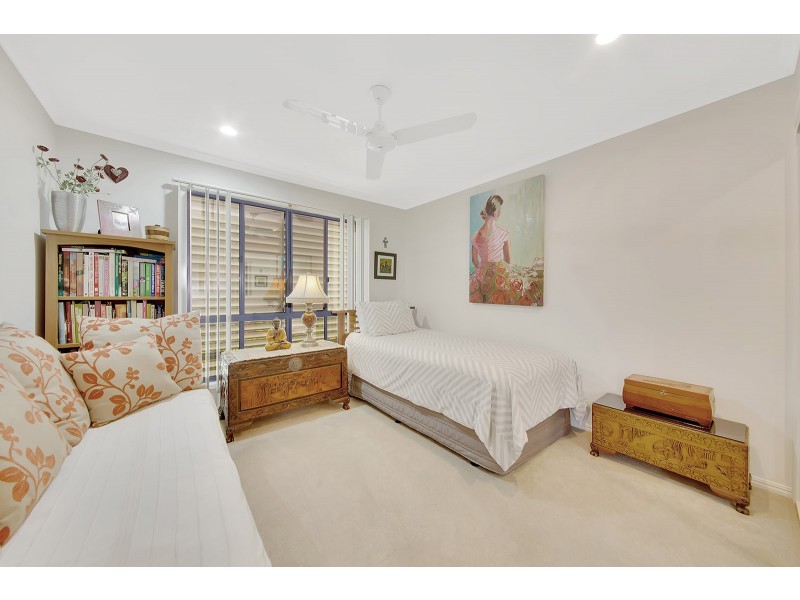 11 Mooring Place, Boyne Island QLD 4680