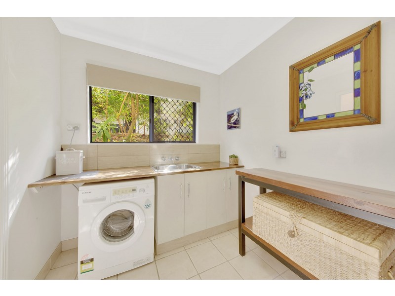 11 Mooring Place, Boyne Island QLD 4680