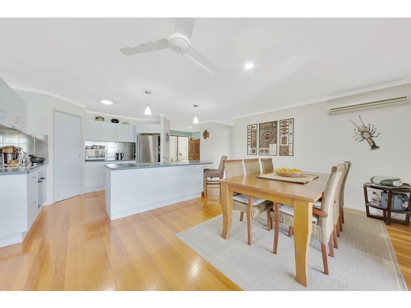 11 Mooring Place, Boyne Island QLD 4680