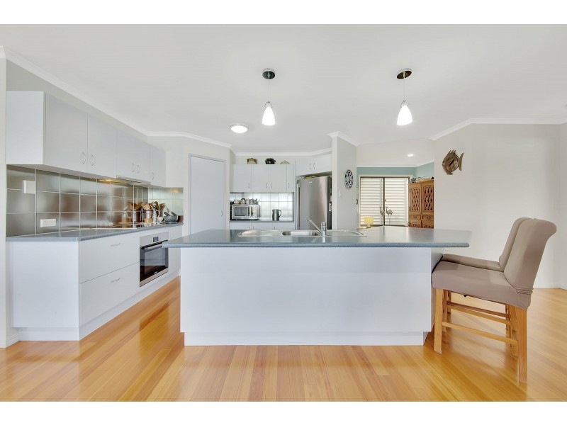 11 Mooring Place, Boyne Island QLD 4680