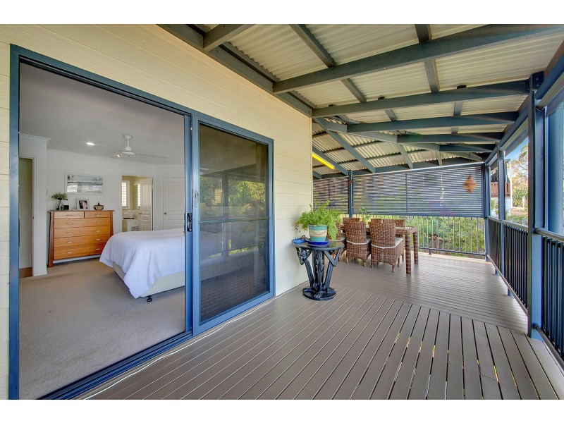 11 Mooring Place, Boyne Island QLD 4680