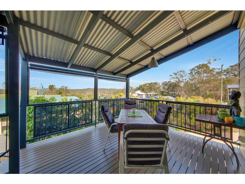 11 Mooring Place, Boyne Island QLD 4680