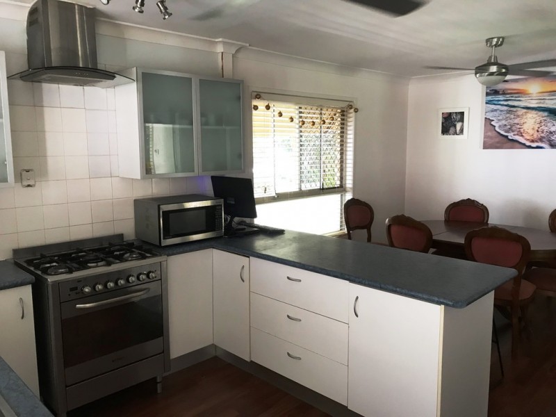 17 Alkina Crescent, Boyne Island QLD 4680