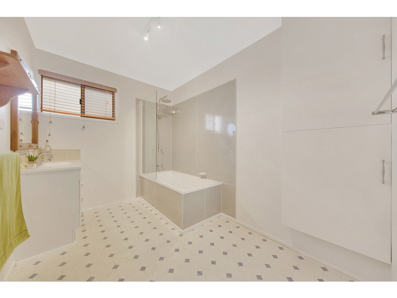 13 Salgado Street, Boyne Island QLD 4680