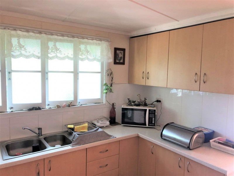 13 Wadeleigh Street, Bororen QLD 4678