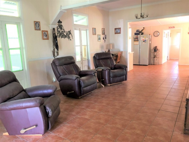 13 Wadeleigh Street, Bororen QLD 4678