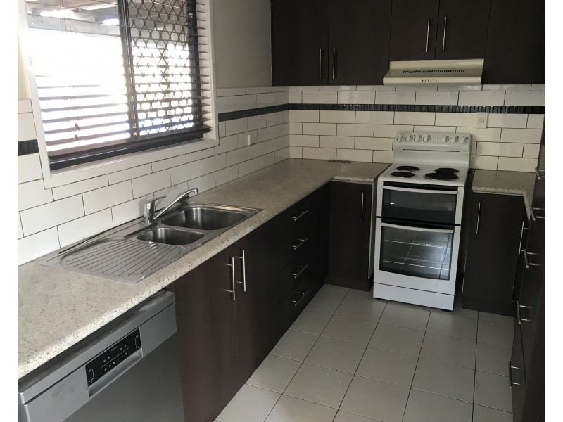 14 Hoskyn Court, Clinton QLD 4680