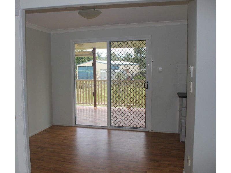 12 Hickman Street, Bororen QLD 4678