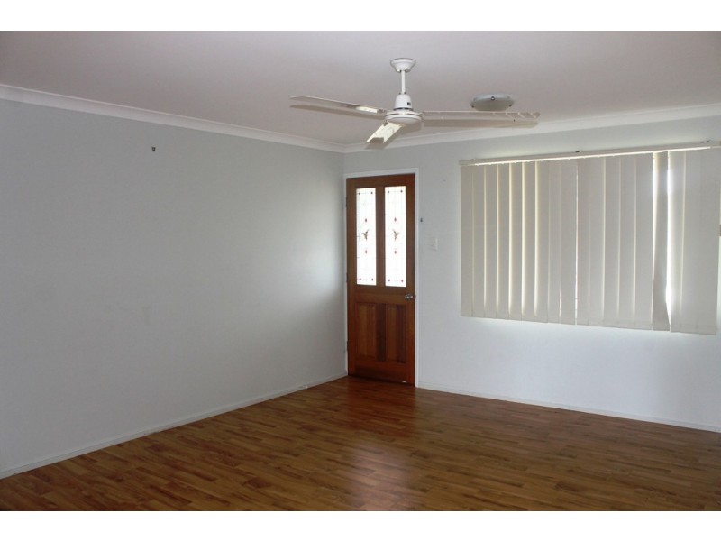 12 Hickman Street, Bororen QLD 4678