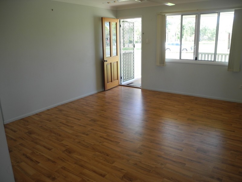 12 Hickman Street, Bororen QLD 4678