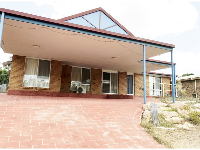 33 BELTANA DRIVE, Boyne Island QLD 4680