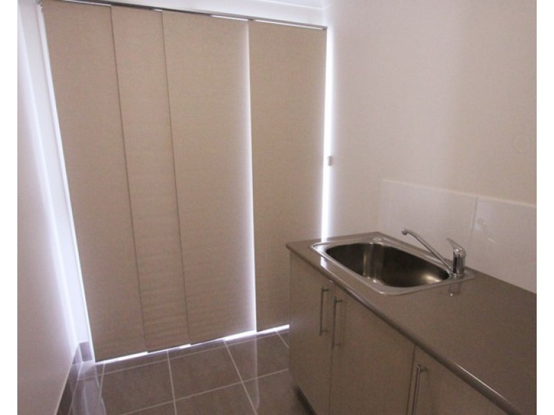 37 Koowin Drive, Kirkwood QLD 4680