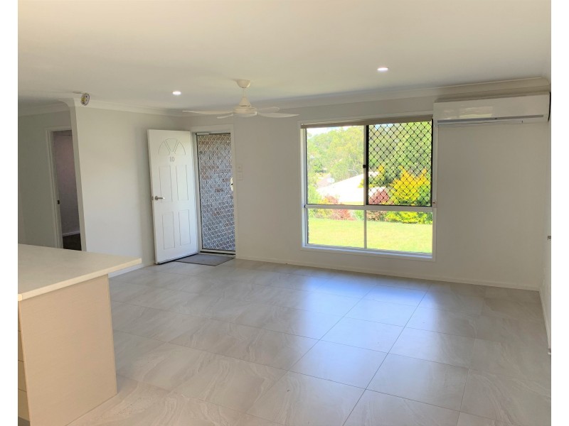 10 Curtis Avenue, Boyne Island QLD 4680