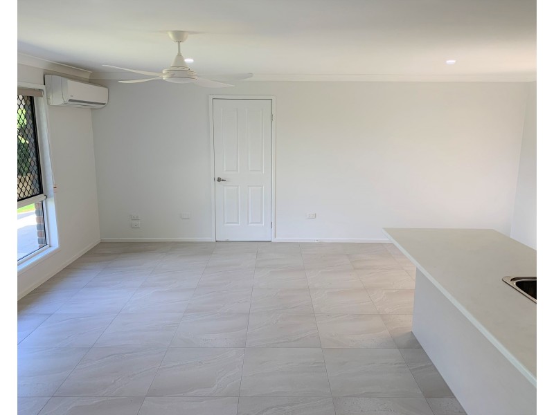 10 Curtis Avenue, Boyne Island QLD 4680